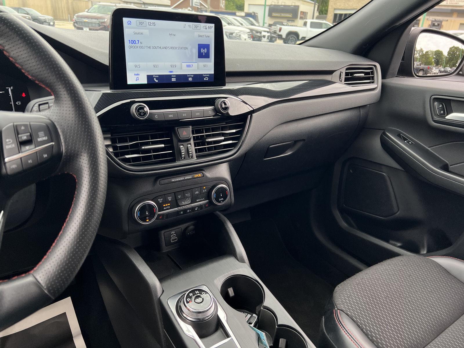 2025 Ford Escape ST-Line Select - Photo 24
