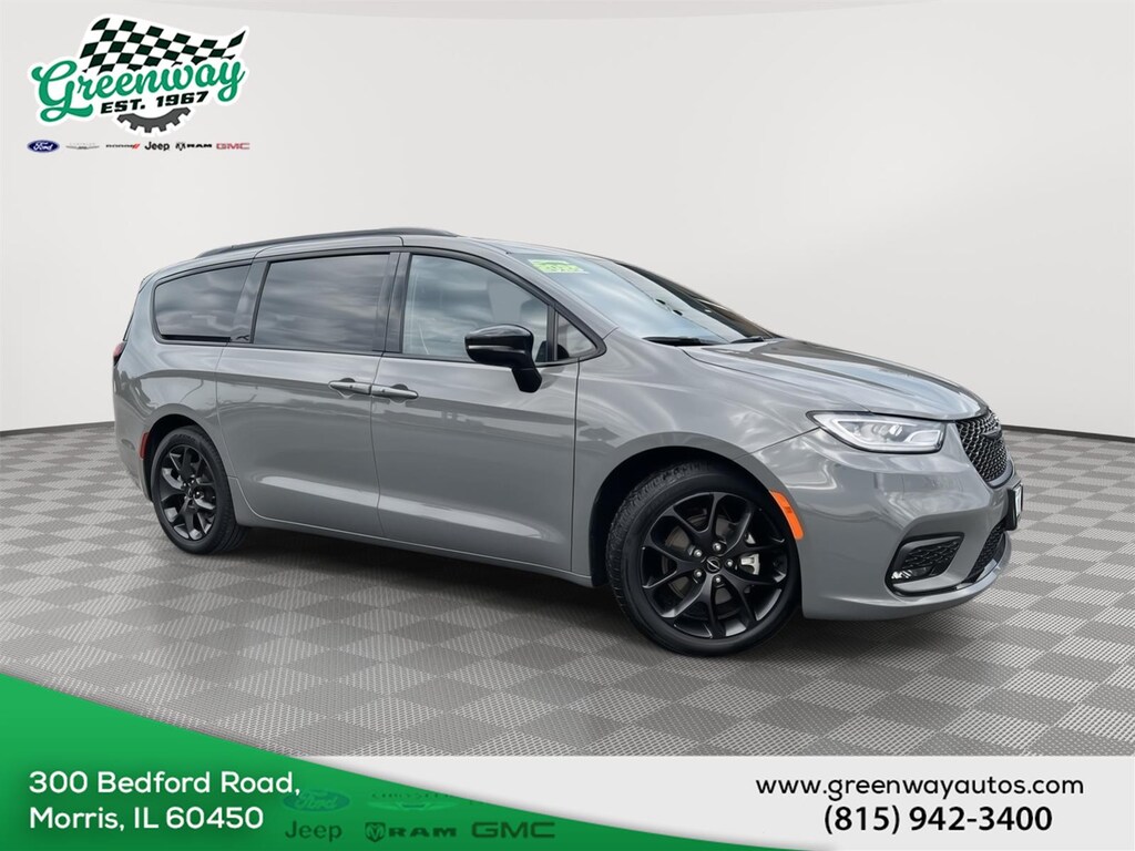 Used 2025 Chrysler Pacifica Limited Van