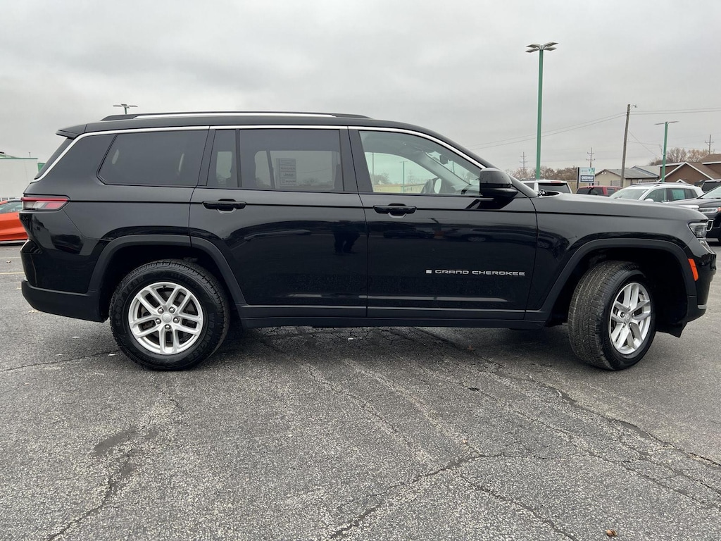 Used 2023 Jeep Grand Cherokee L Laredo SUV