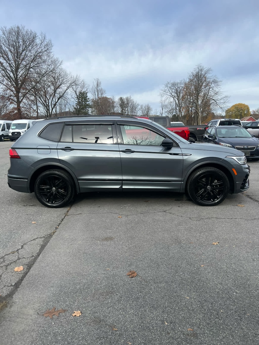 Used 2022 Volkswagen Tiguan SE R-Line Black SUV