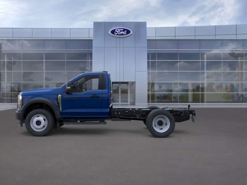 2026 Ford F-550 photo 3