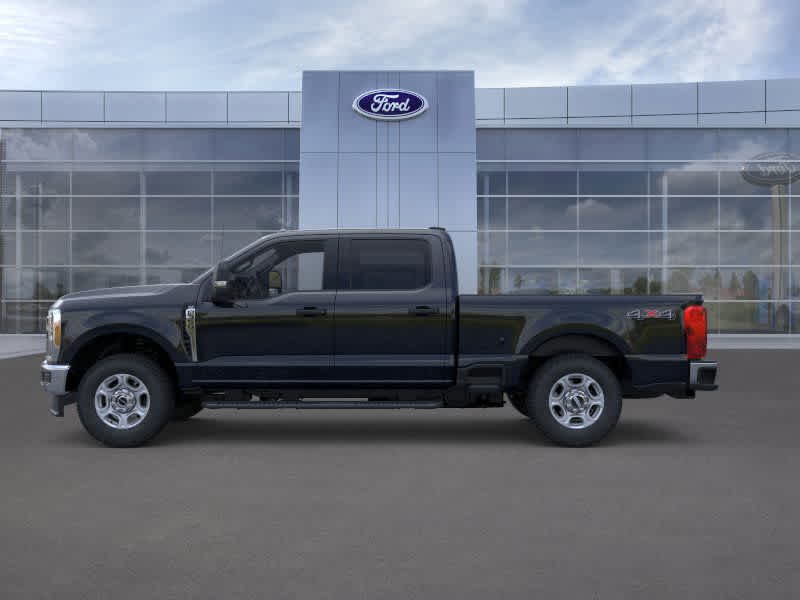 2026 Ford F-350 XLT photo 3