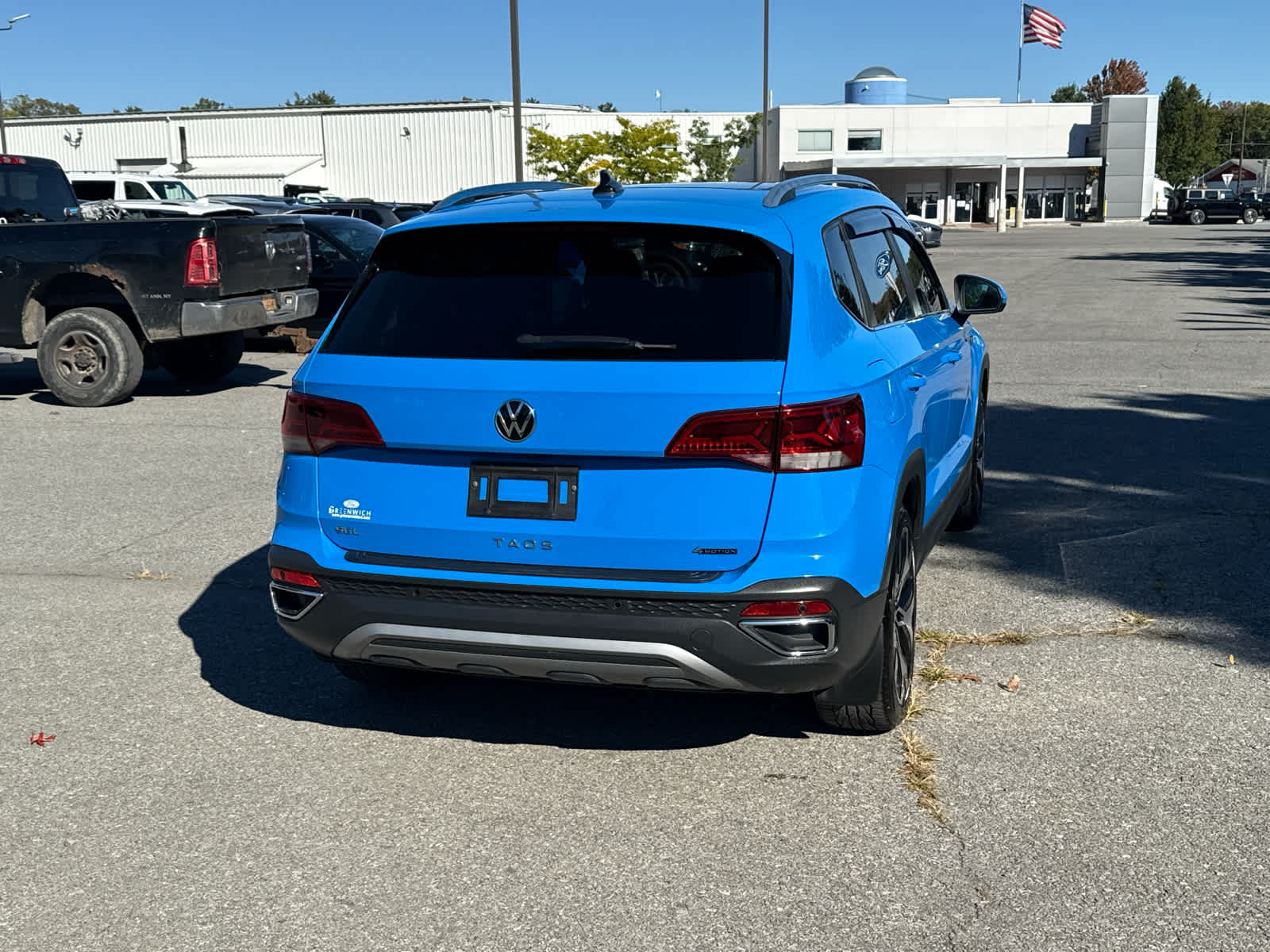 2022 Volkswagen Taos SEL photo 3