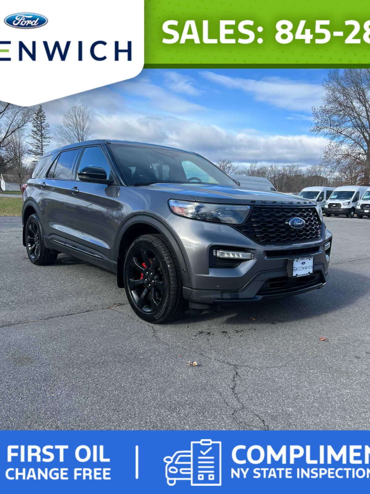 2022 Ford Explorer ST's photo