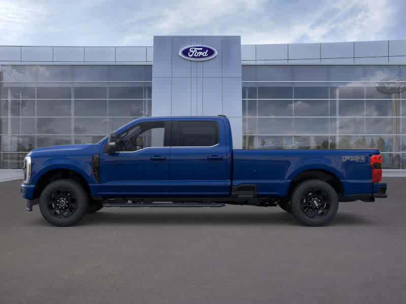 2026 Ford F-350 Lariat photo 3