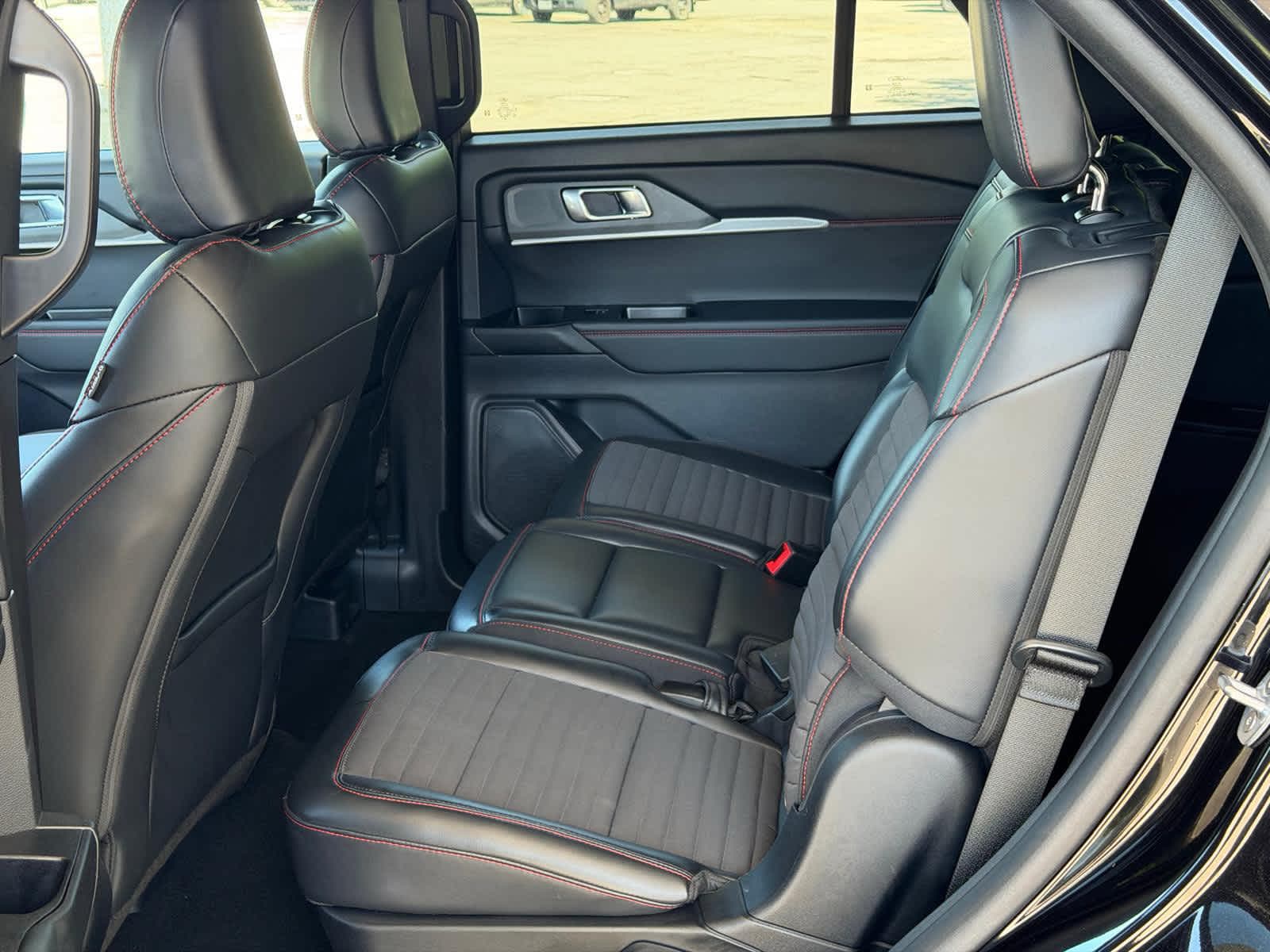 2025 Ford Explorer ST-LINE - Photo 8