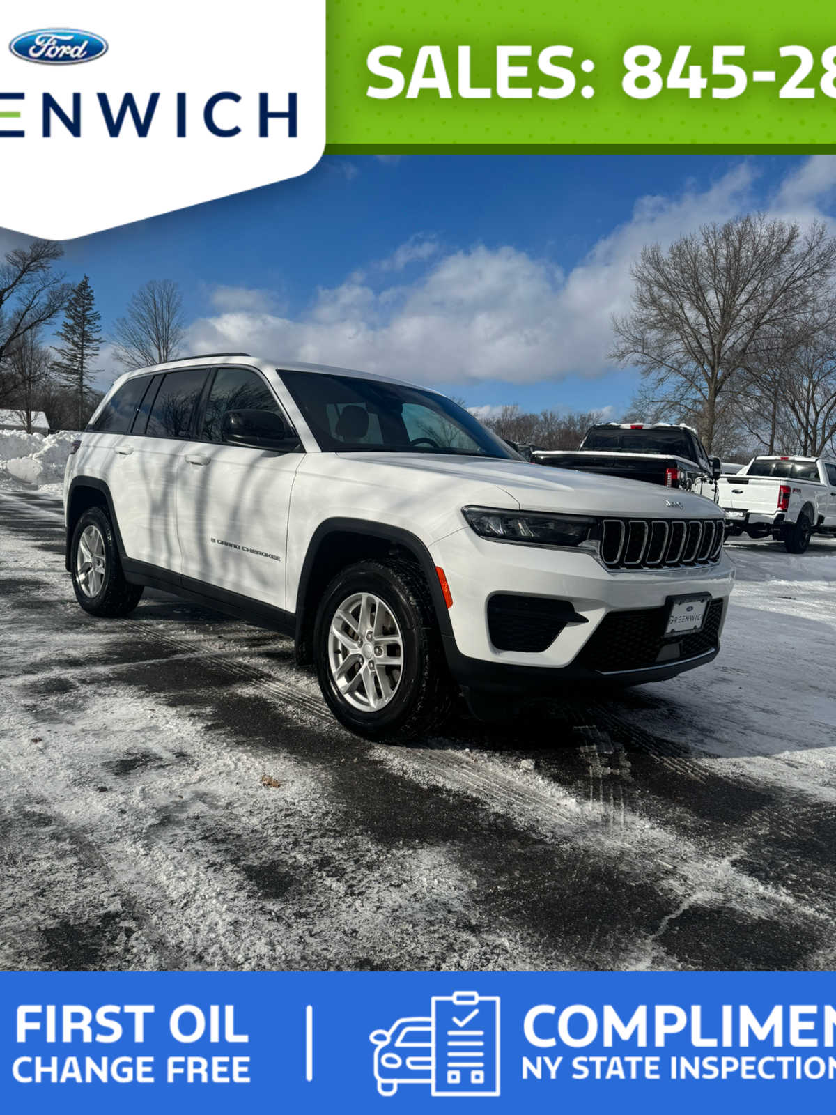 2024 Jeep Grand Cherokee Laredo's photo