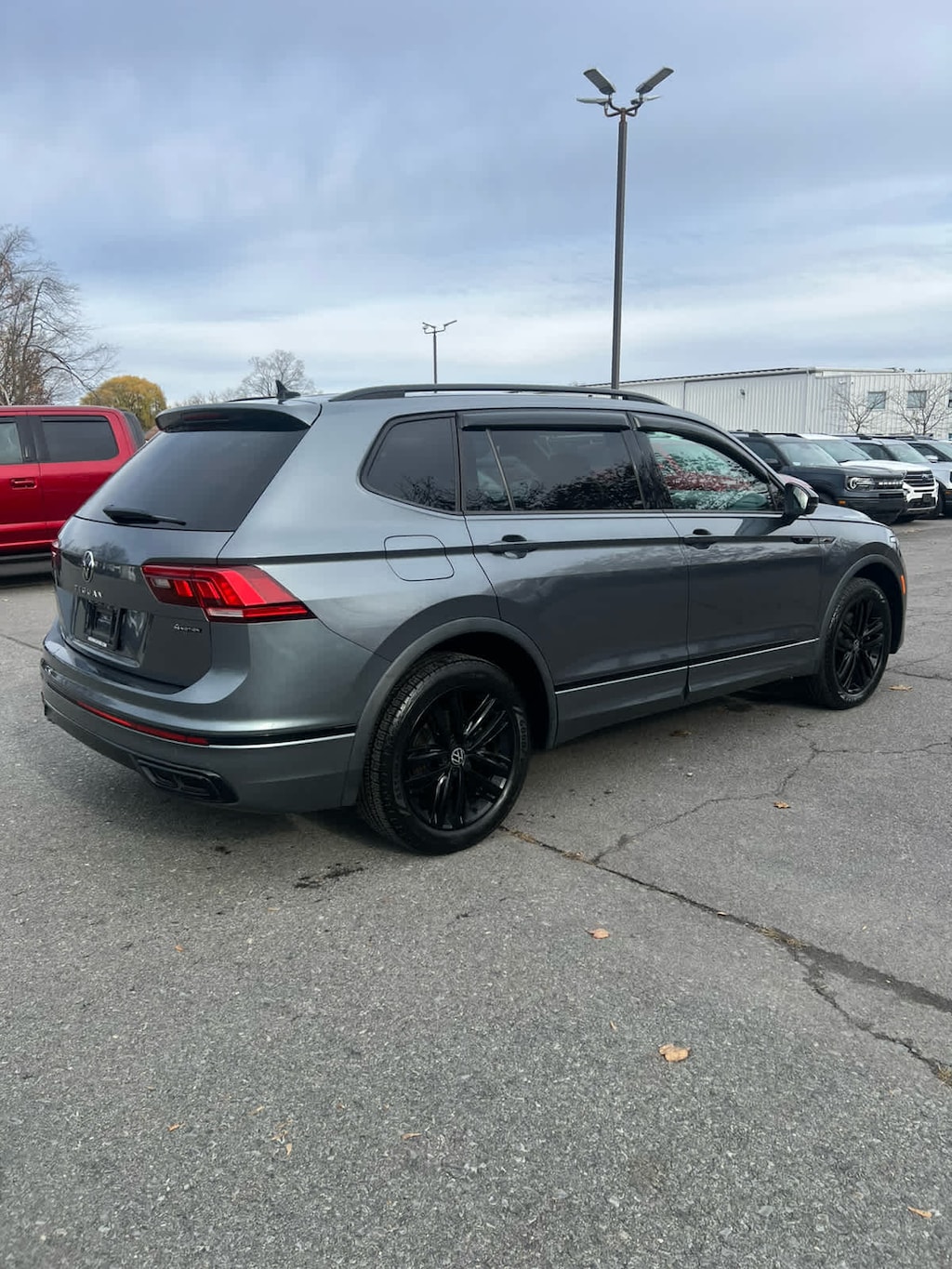 Used 2022 Volkswagen Tiguan SE R-Line Black SUV