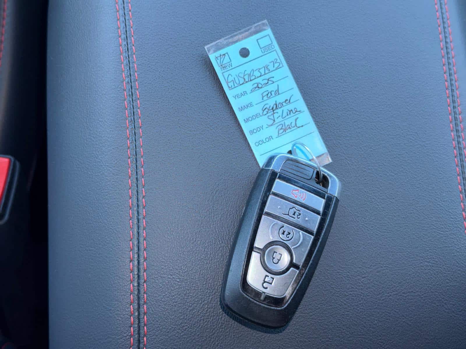 2025 Ford Explorer ST-LINE - Photo 16