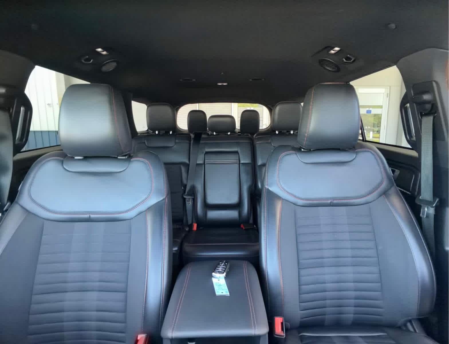2025 Ford Explorer ST-LINE - Photo 11