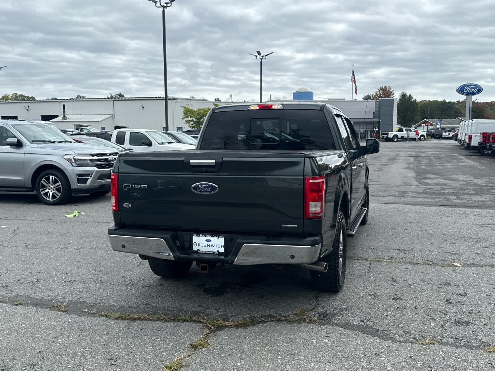 2015 Ford F-150 XLT photo 2