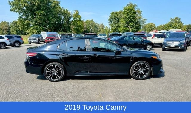 Used 2019 Toyota Camry SE with VIN 4T1B11HK0KU829482 for sale in Greenwich, NY