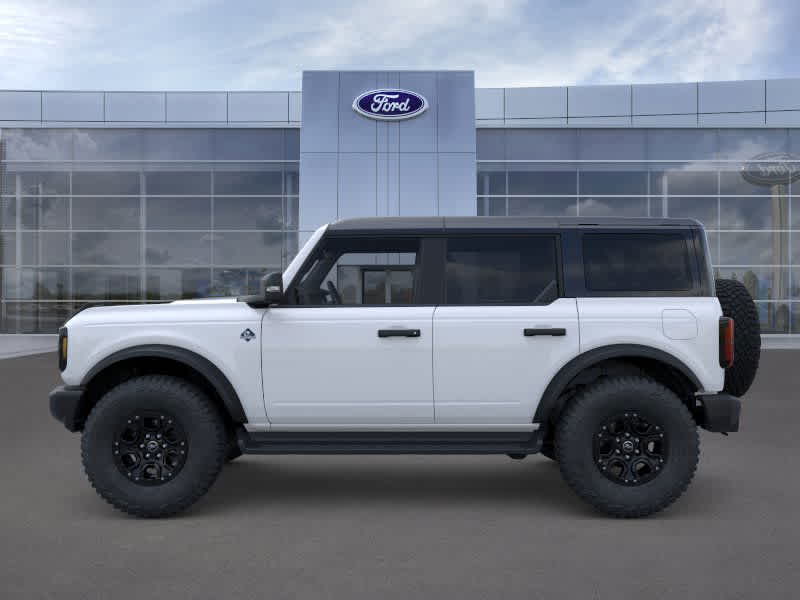 2025 Ford Bronco Outer Banks photo 2