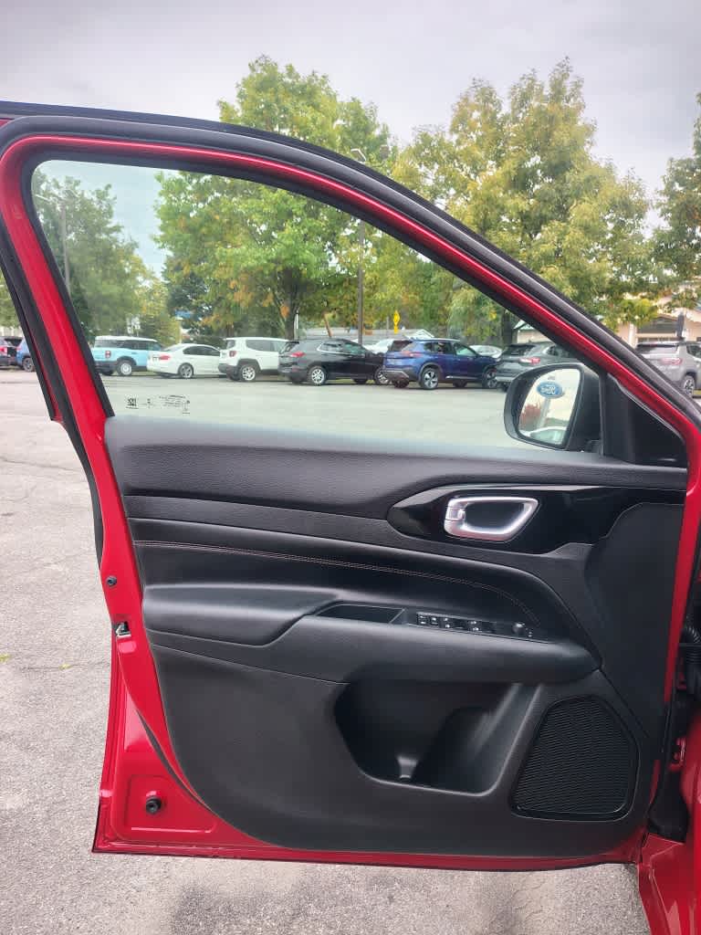 2022 Jeep Compass (RED) Edition - Photo 13