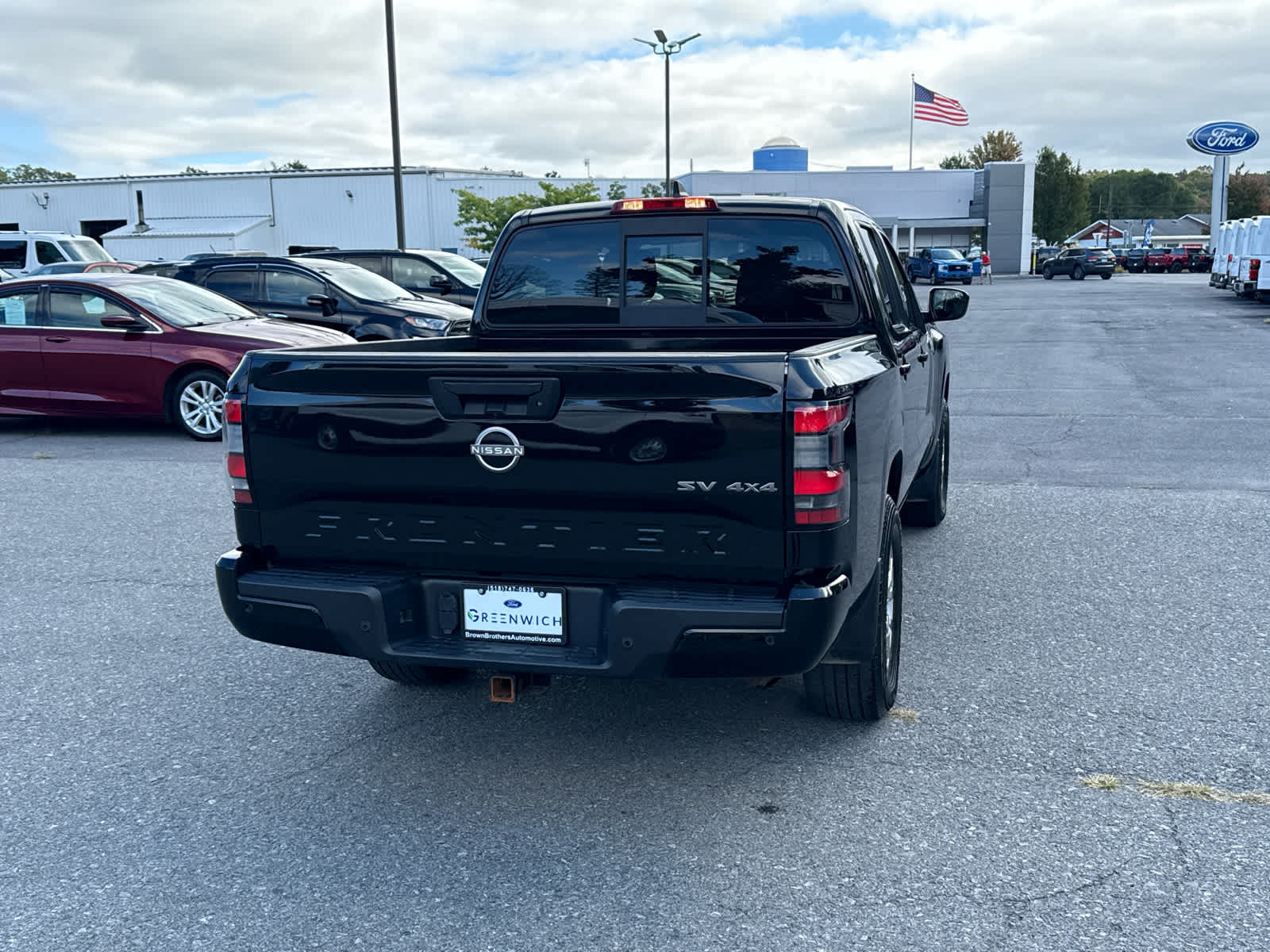 2022 Nissan Frontier SV Crew Cab photo 2