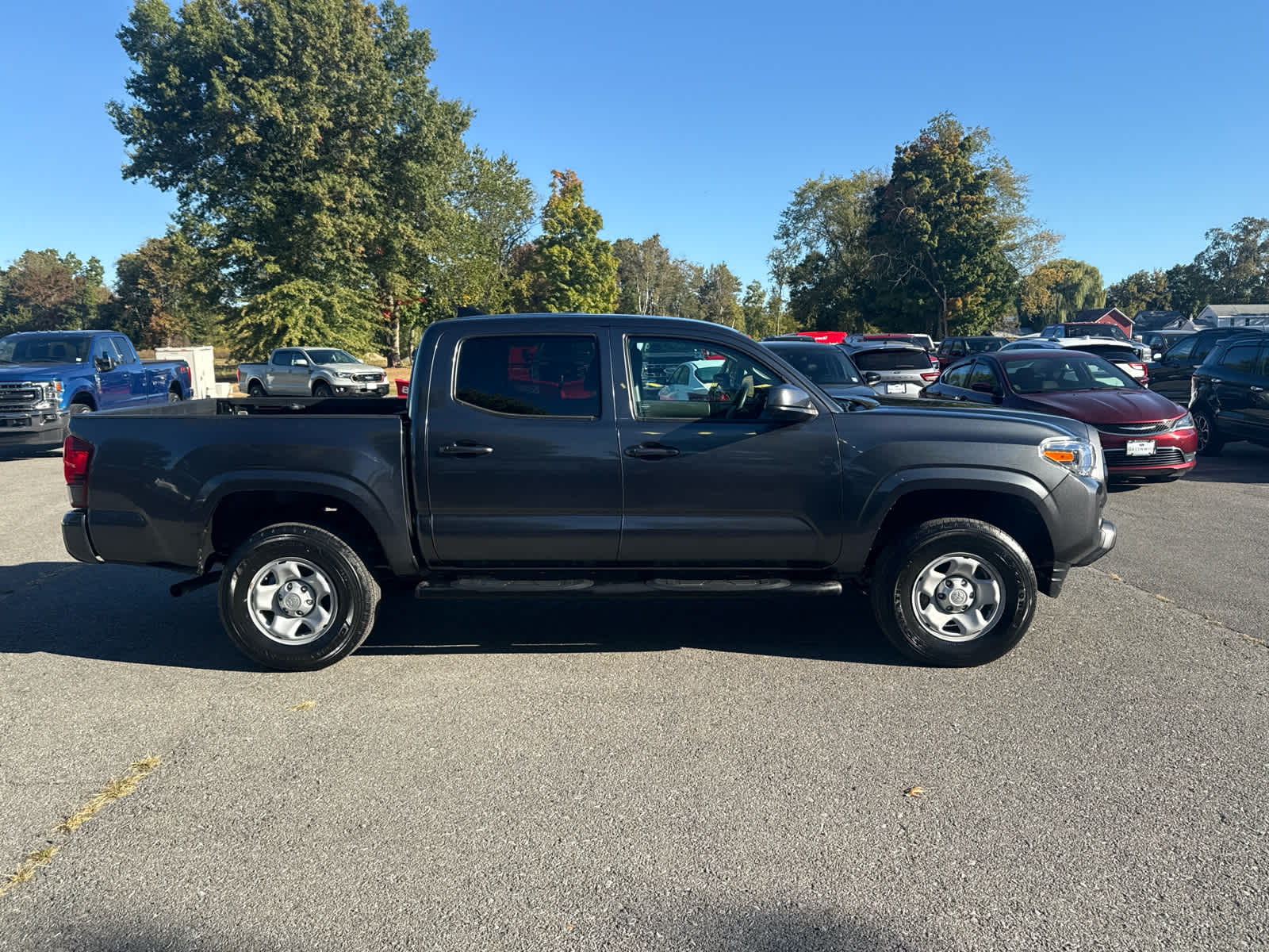 2023 Toyota Tacoma SR Double Cab V6 photo 2