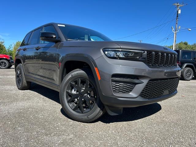 2025 Jeep Grand Cherokee Altitude's photo
