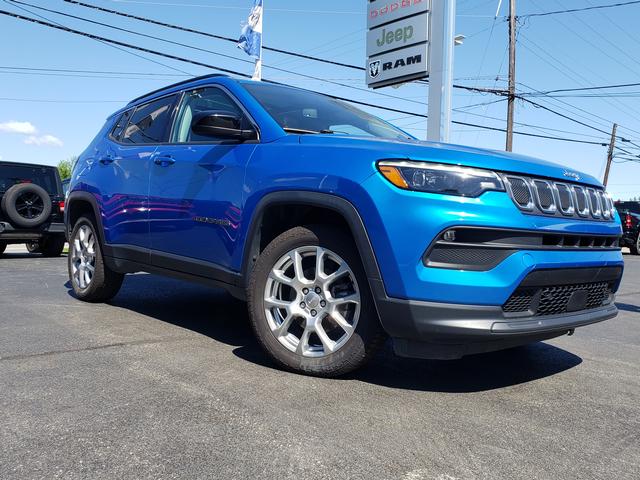 2022 Jeep Compass Latitude Lux 4X4's photo