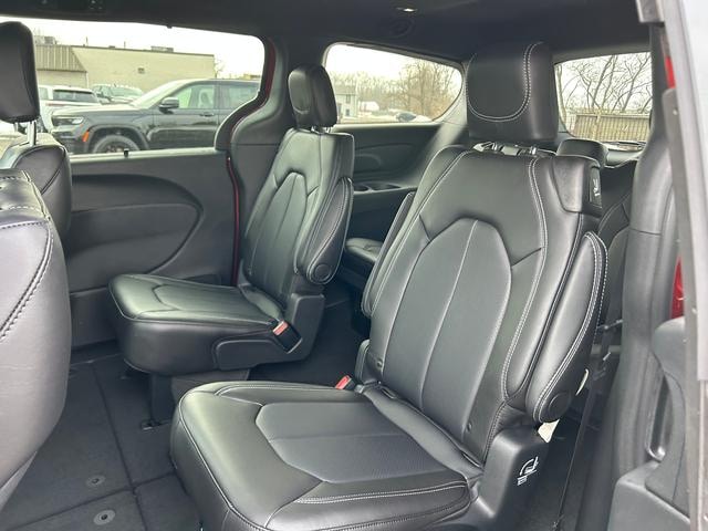2026 Chrysler Pacifica Select - Photo 7
