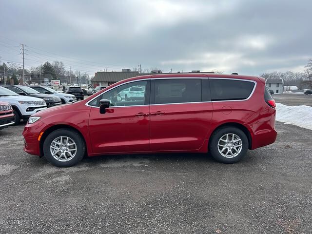 2026 Chrysler Pacifica Select - Photo 3