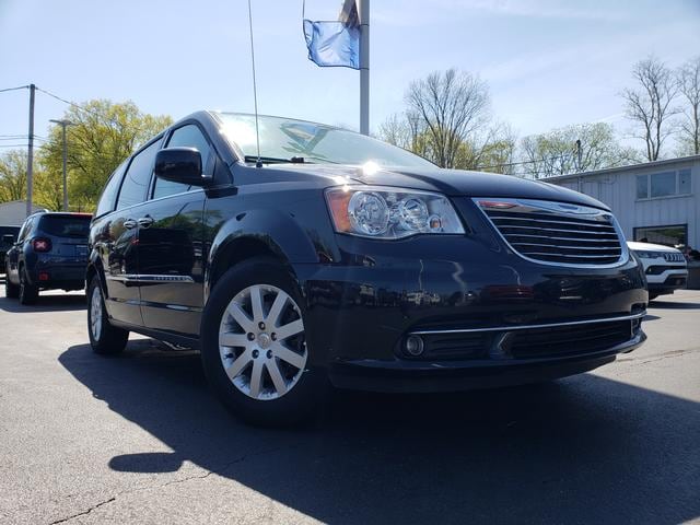 2016 Chrysler Town & Country Touring