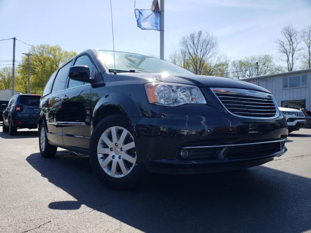 Used 2016 Chrysler Town & Country Touring Wagon