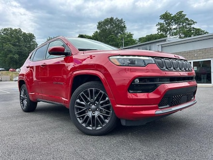 Featured Used 2022 Jeep Compass (RED) Edition (RED) Edition 4x4 for Sale near Youngstown, OH