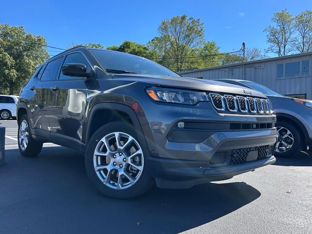 2023 Jeep Compass Latitude Lux 4x4 