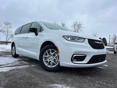 2026 Chrysler Pacifica Select Passenger Van