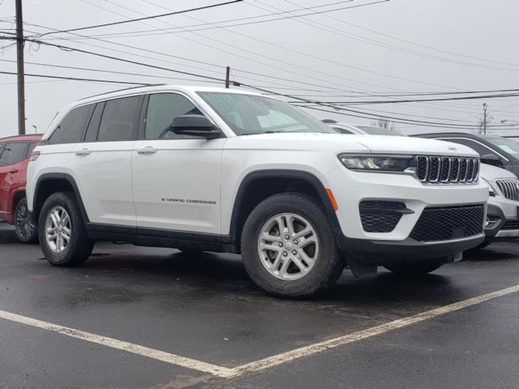 Used 2023 Jeep Grand Cherokee Laredo Laredo 4x4