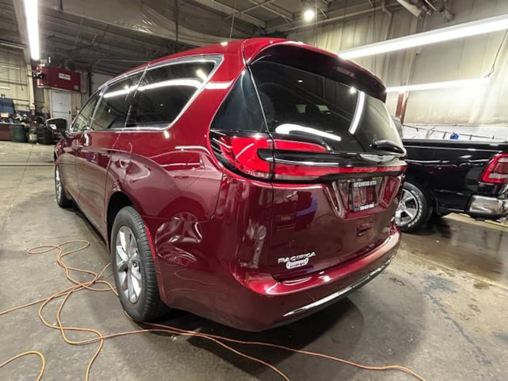 Used 2023 Chrysler Pacifica Touring L Touring L AWD