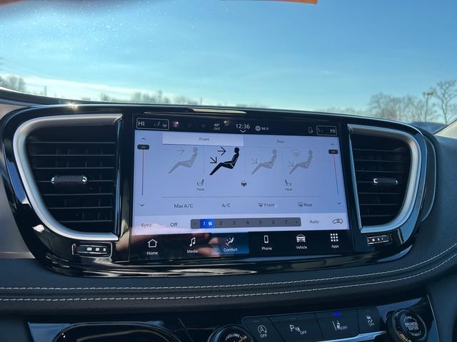 2026 Chrysler Pacifica Select - Photo 7