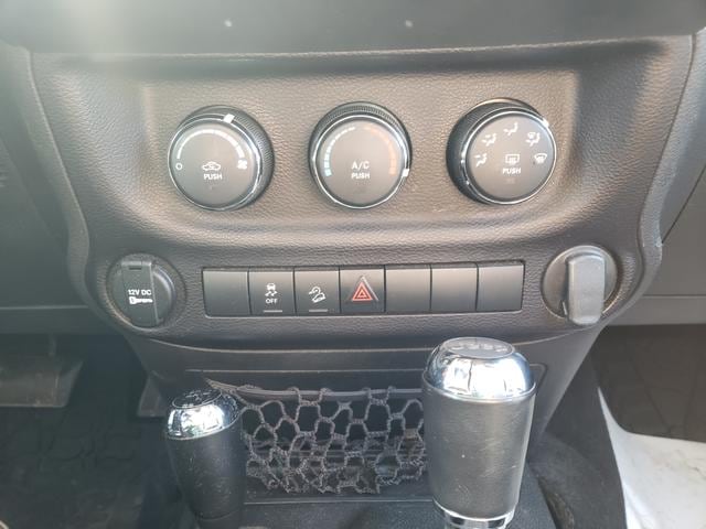 2016 Jeep Wrangler Sport S - Photo 10