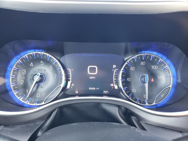 2024 Chrysler Pacifica Touring L - Photo 10
