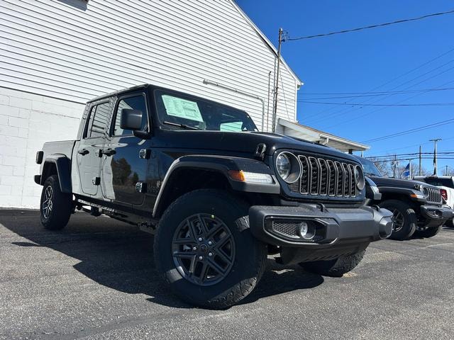 2026 Jeep Gladiator Pickup 