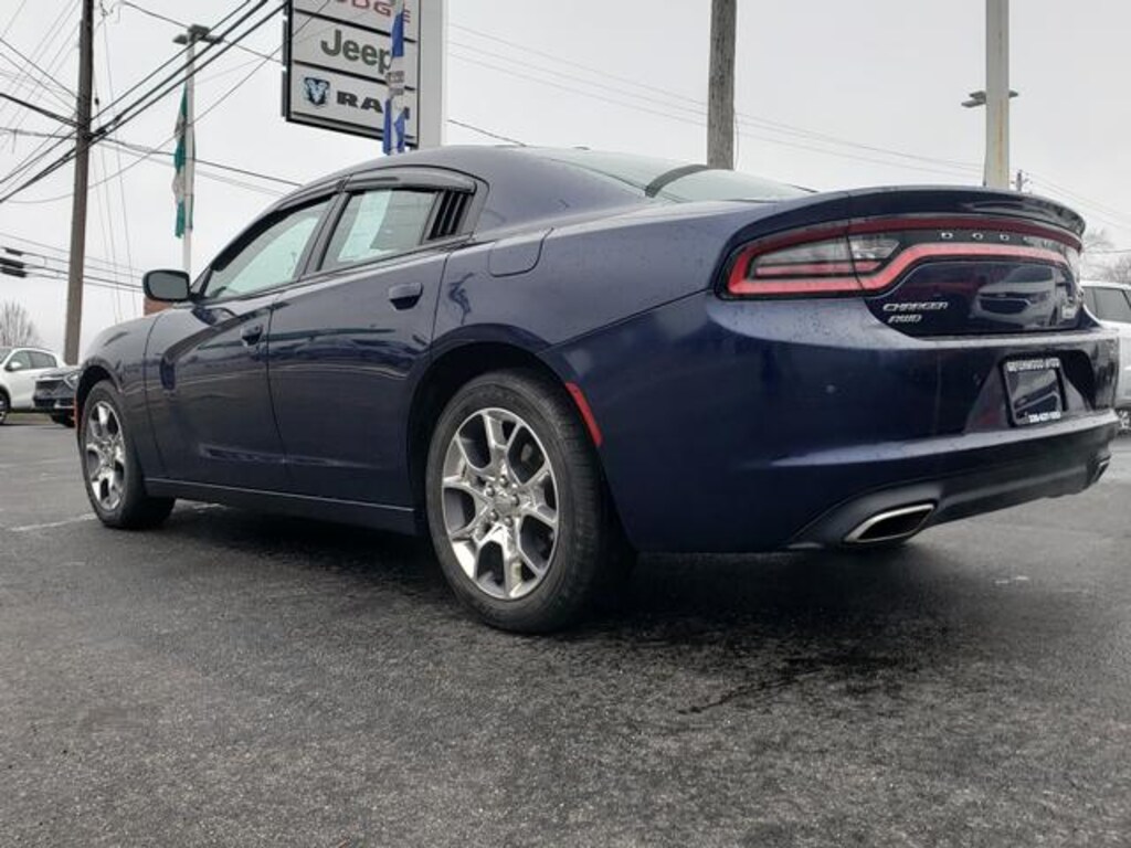 Used 2015 Dodge Charger SE Sedan