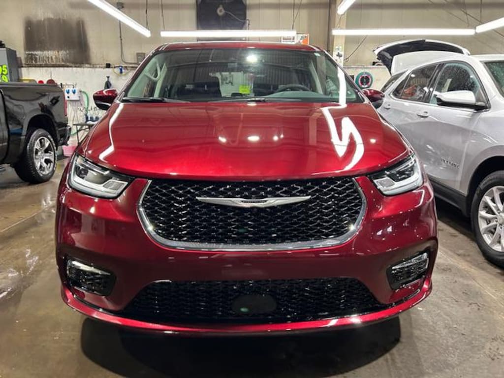 Used 2023 Chrysler Pacifica Touring L Touring L AWD