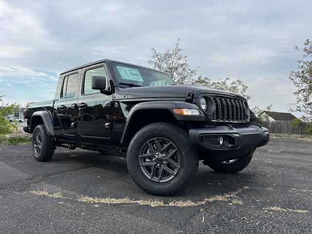 2026 Jeep Gladiator Sport S's photo