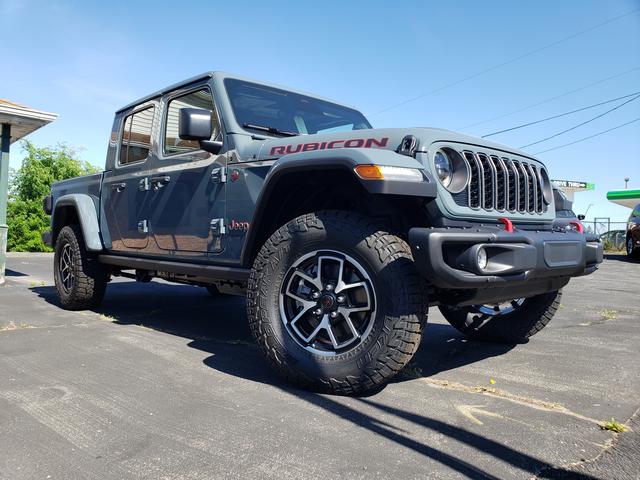 2026 Jeep Gladiator Pickup 