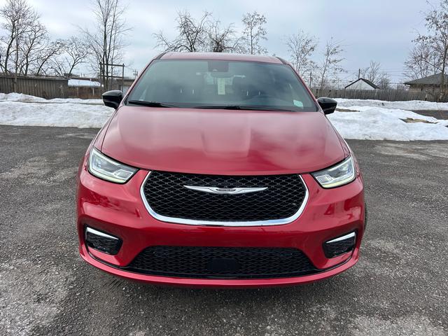 2026 Chrysler Pacifica Select - Photo 2