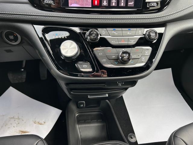 2026 Chrysler Pacifica Select - Photo 10
