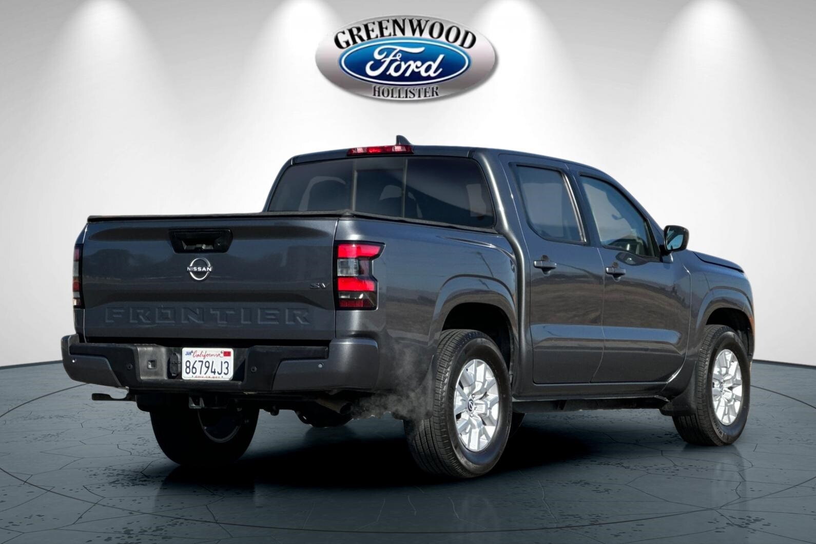 2022 Nissan Frontier SV photo 2