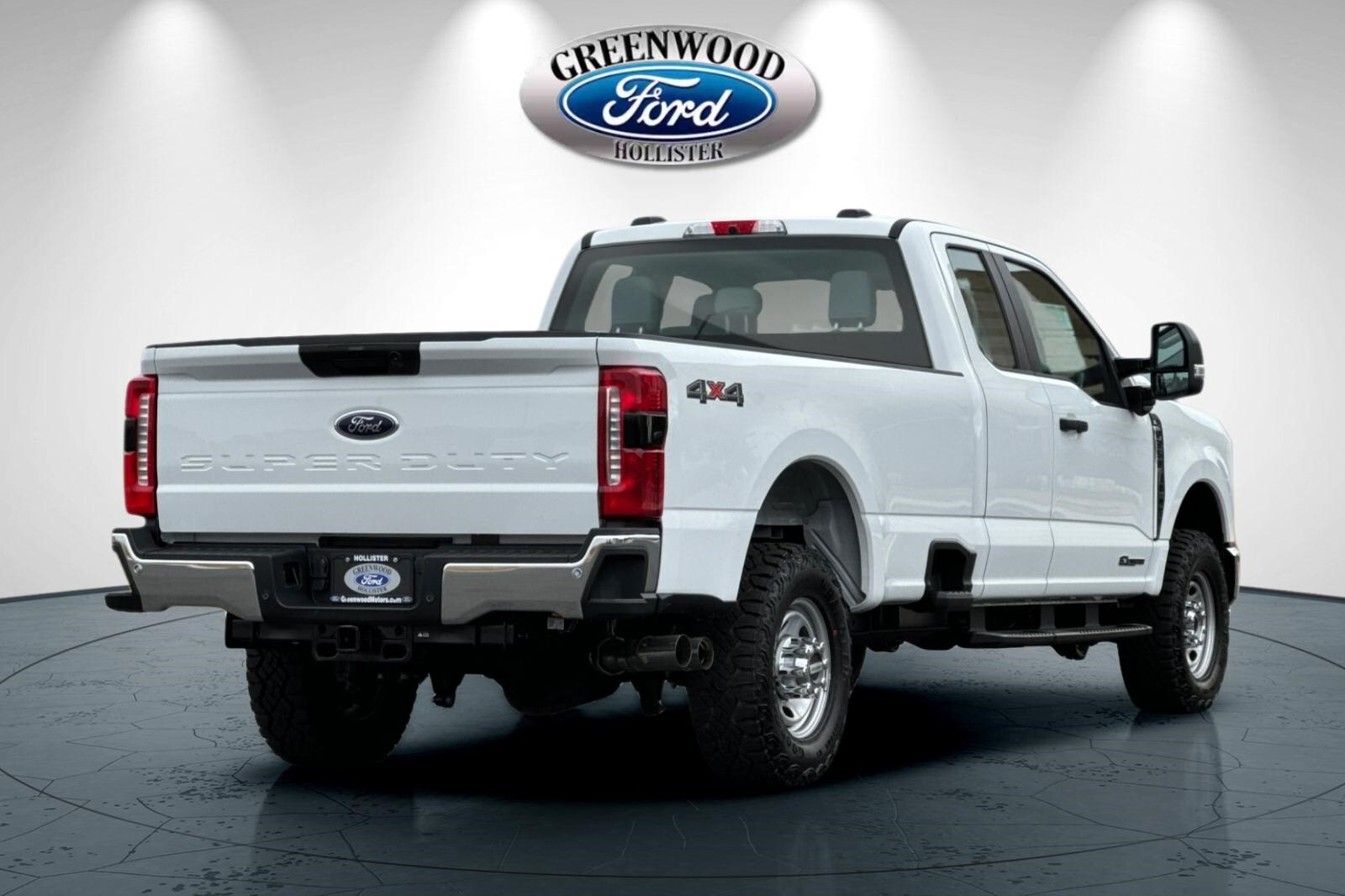 2025 Ford F-350 photo 3