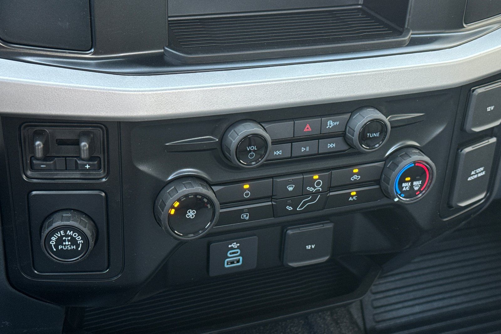 2025 Ford F-350 Super Duty Chassis Cab XL - Photo 20