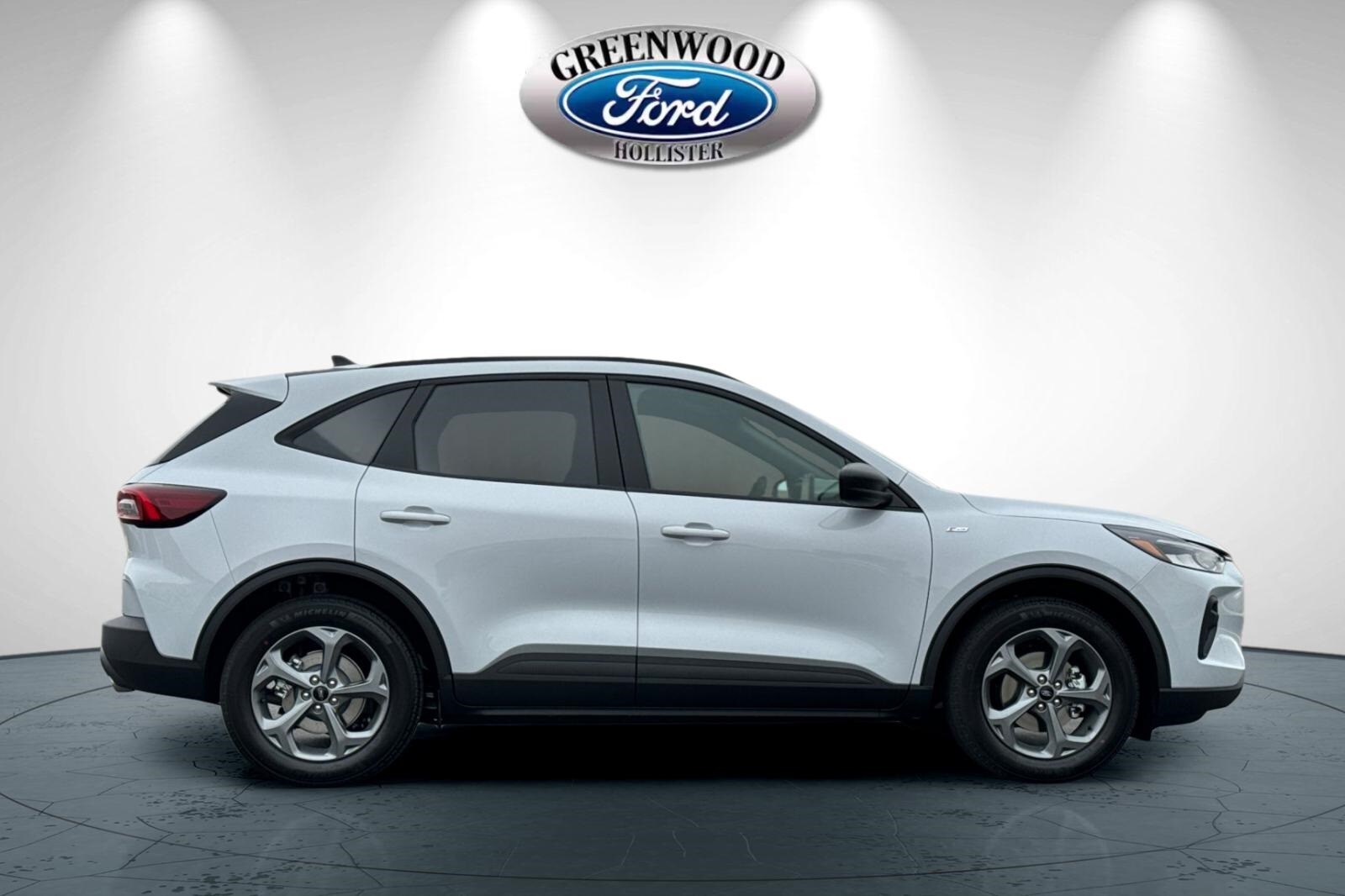 2025 Ford Escape ST-Line photo 2