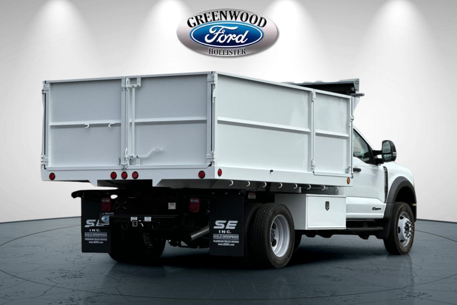 2024 Ford F-450 photo 3