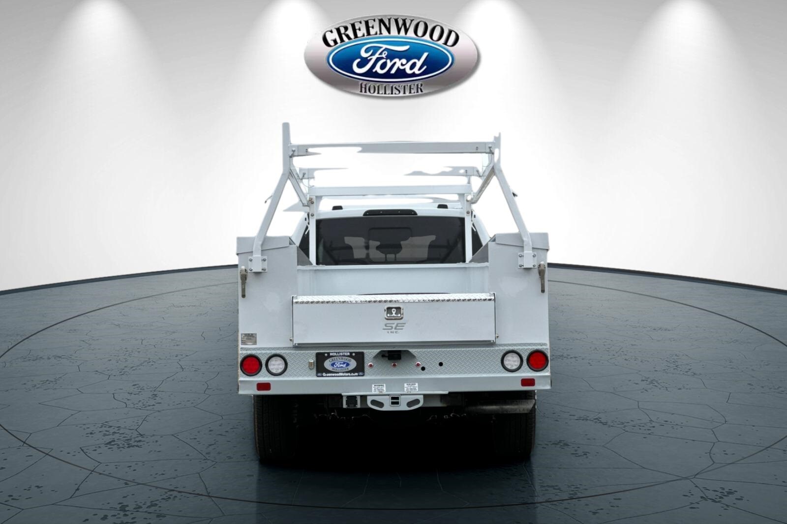 2025 Ford F-350 photo 4