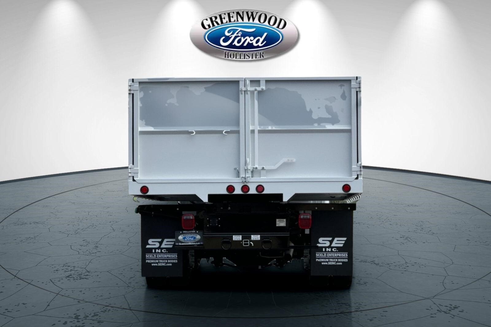 2024 Ford F-450 photo 4