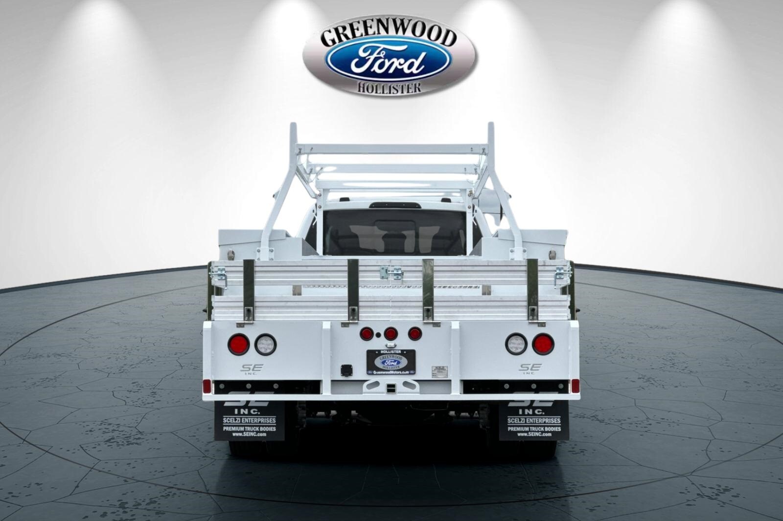 2025 Ford F-550 XL photo 4