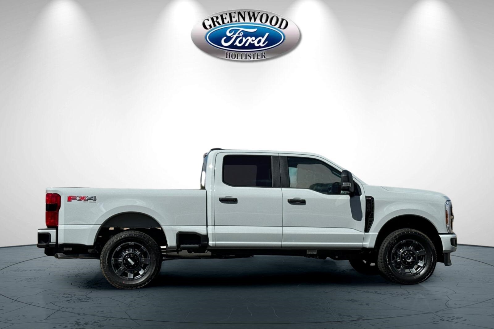 2025 Ford F-250 photo 2